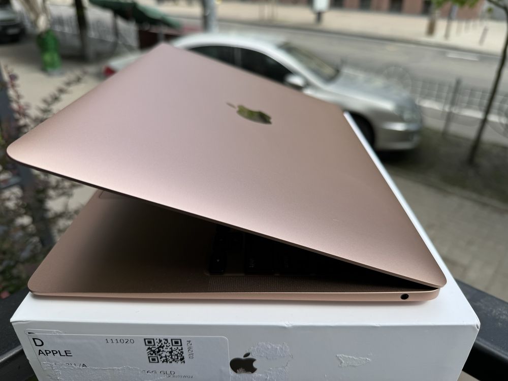 MacBook Air M1 8/256gb ідеал на гарантії apple care