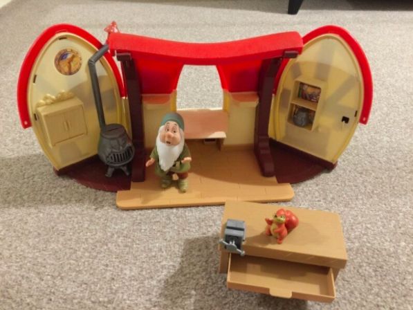 Дом домик хижина гномов Белоснежки дисней фирма симба