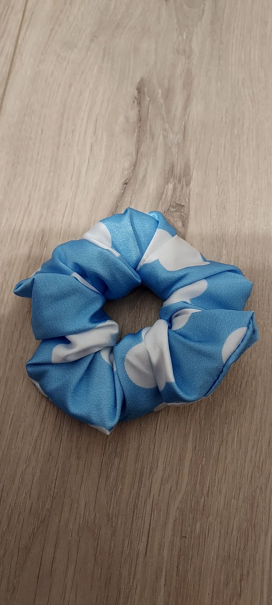 Zestaw scrunchie do włosów Julki Żugaj