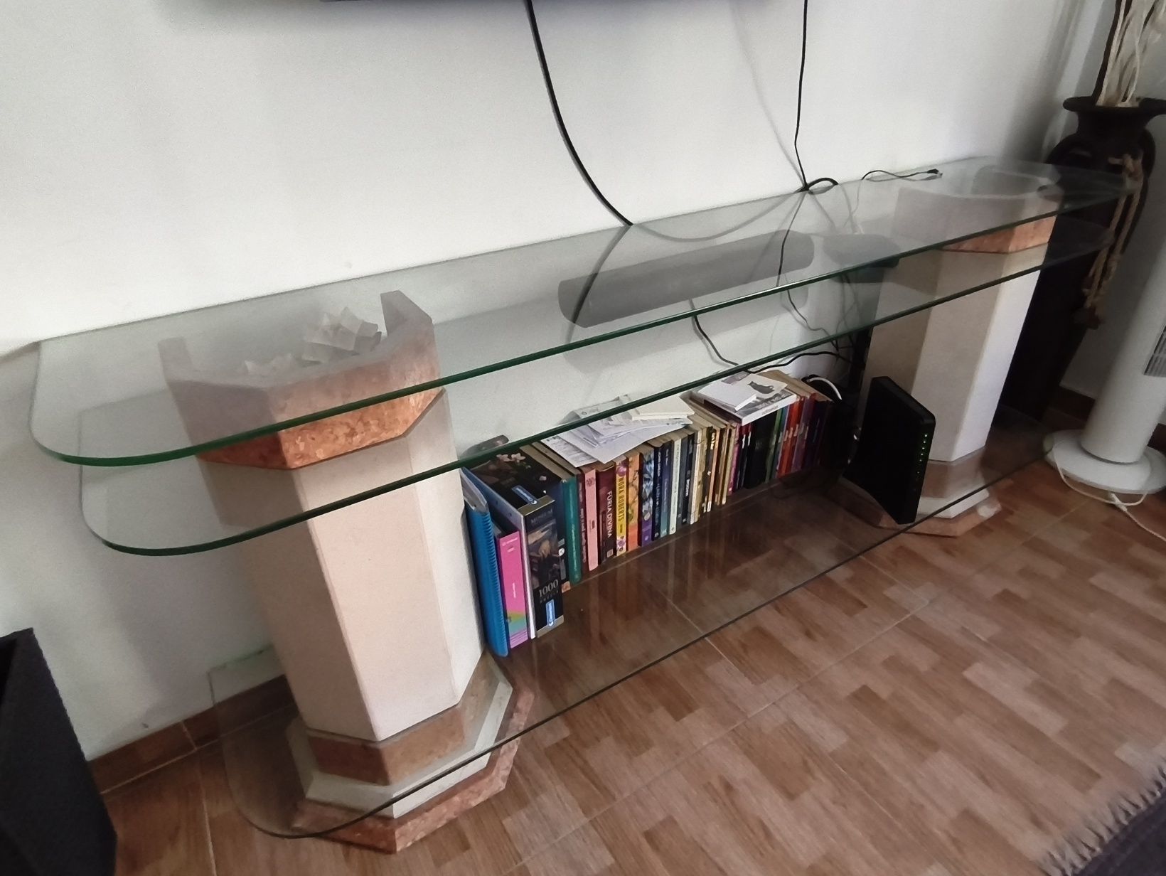 Móvel de sala em mármore