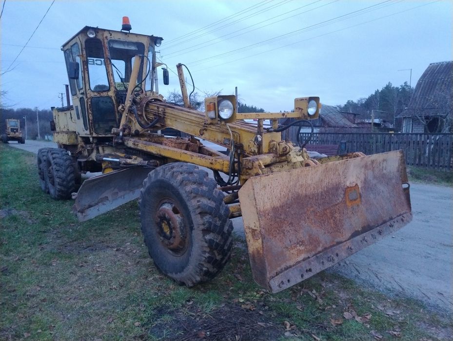 Продам автогрейдер ДЗ 180