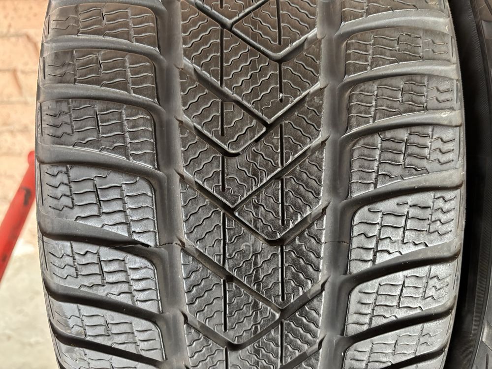Комплект Всесезоних шин 235/45R18 Pirelli