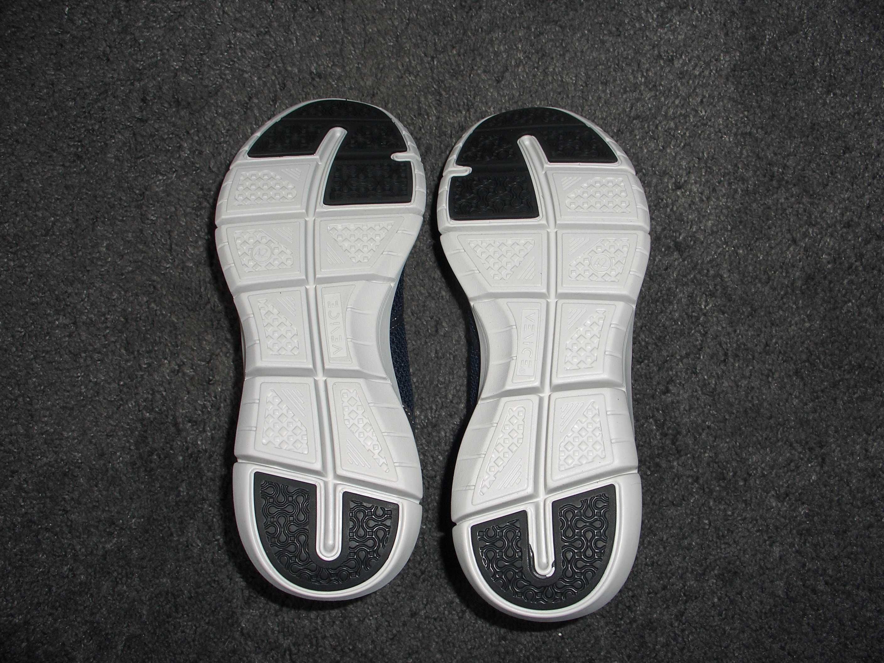Quechua Venice кросівки кроссовки 42р. (устілка 27 см)