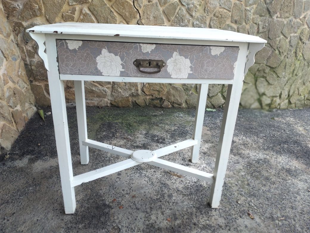 Mesa branca decorativa