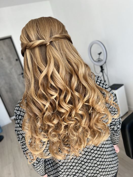 Весільна зачіска, макіяж