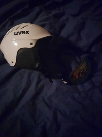 kask narciarski Uvex