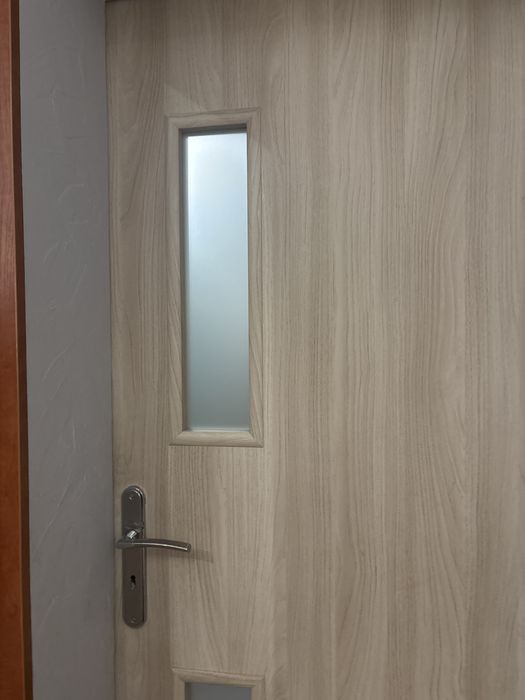 Sprzedam Drzwi………