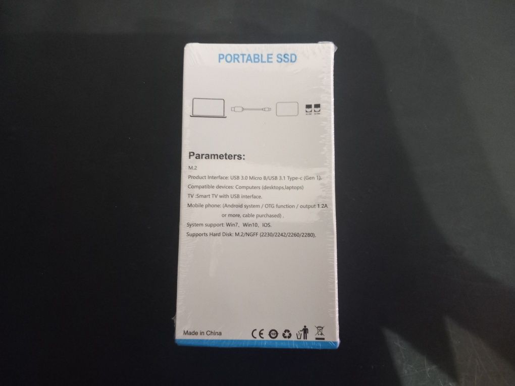 Dysk twardy zewnętrzny SSD 2 TB, USB 3.1 - Czerwony