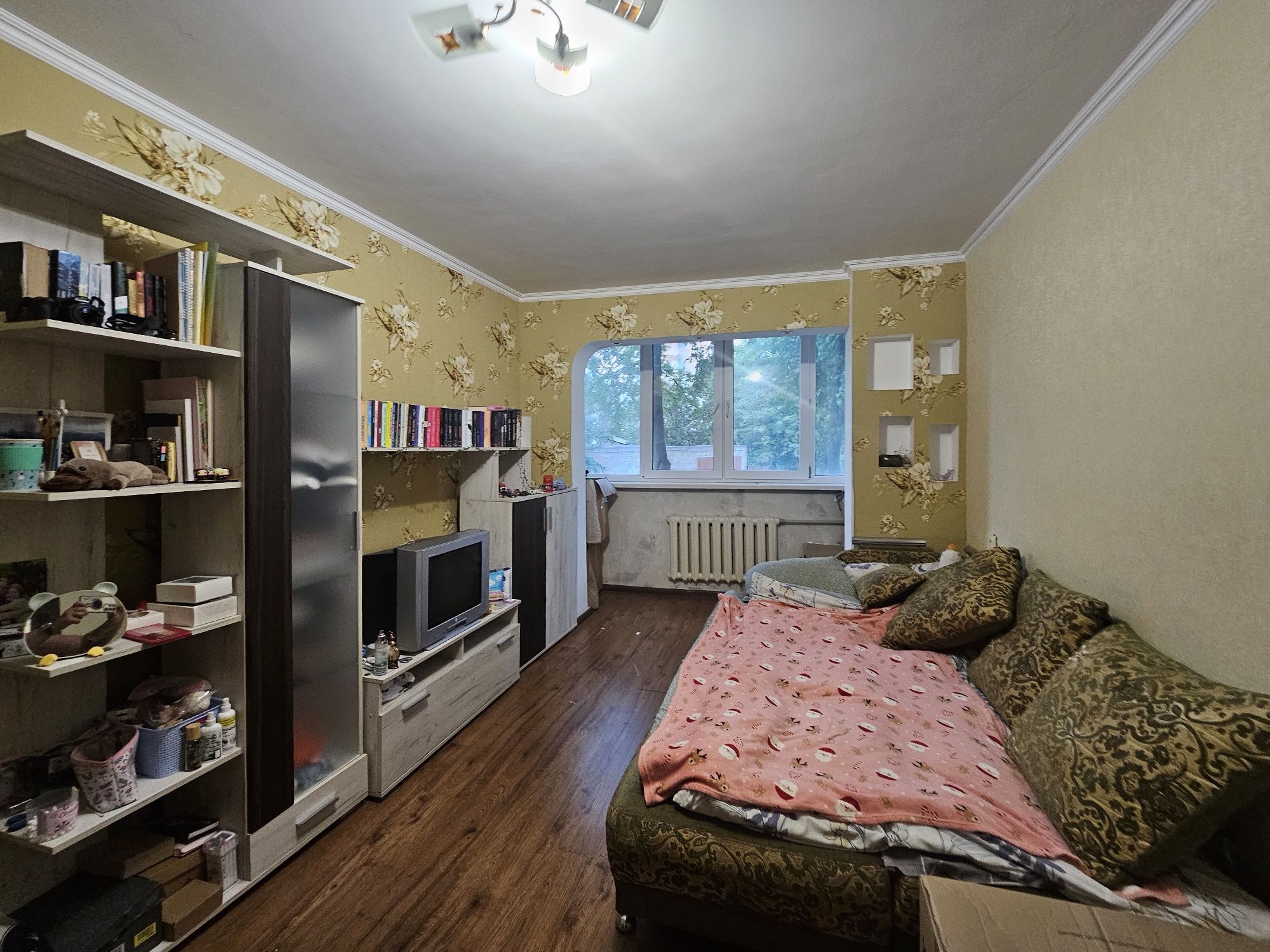 Продаж  двухкімнатної квартири  по Князів Острозьких