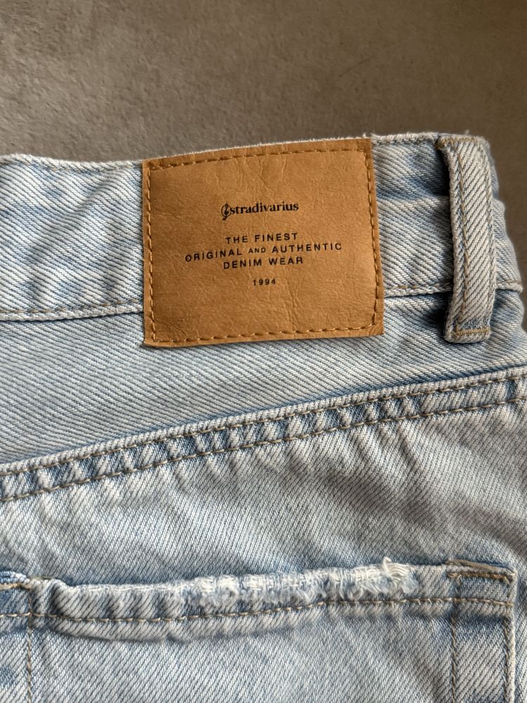 Джинсовые шорты Stradivarius