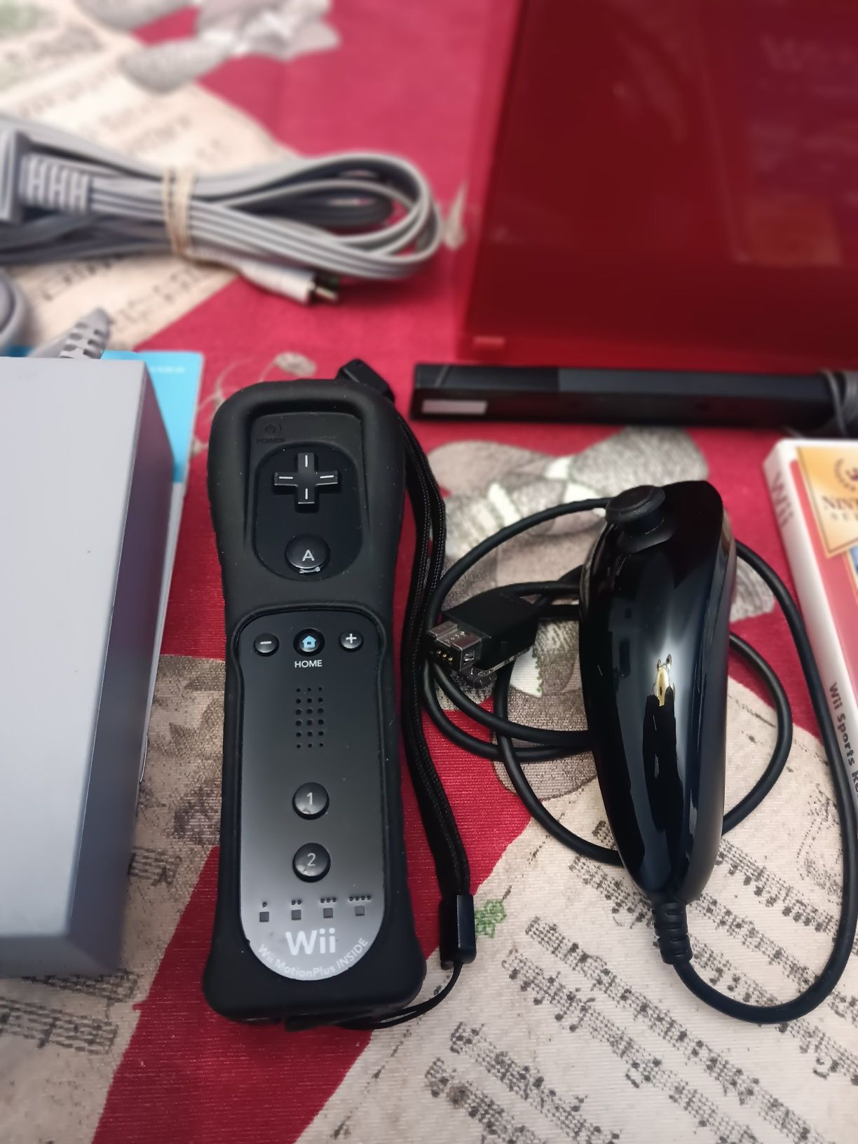 Conjunto Nintendo Wii Vermelha  + Comandos + Jogo