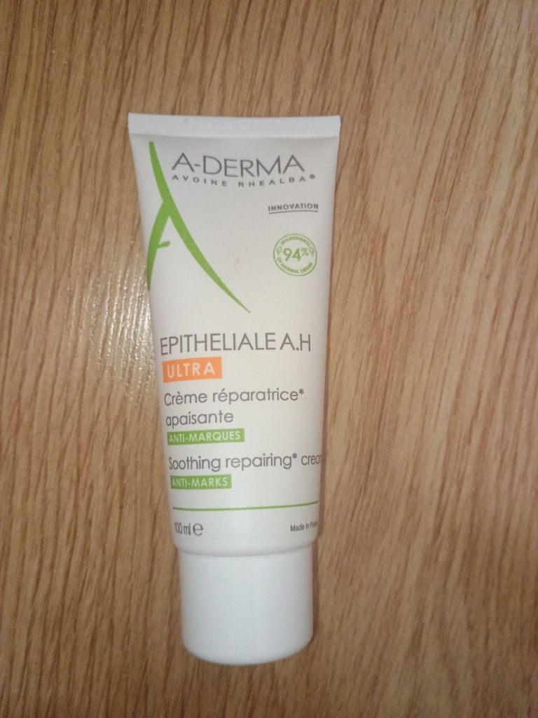 Krem a-derma na skóre