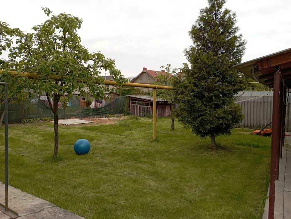 Будинковолодіння: комерція + житло 210 м2 Берегово Бако Габора 109