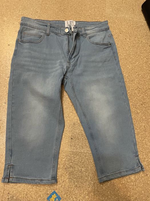 Джинсові шорти з етикеткою