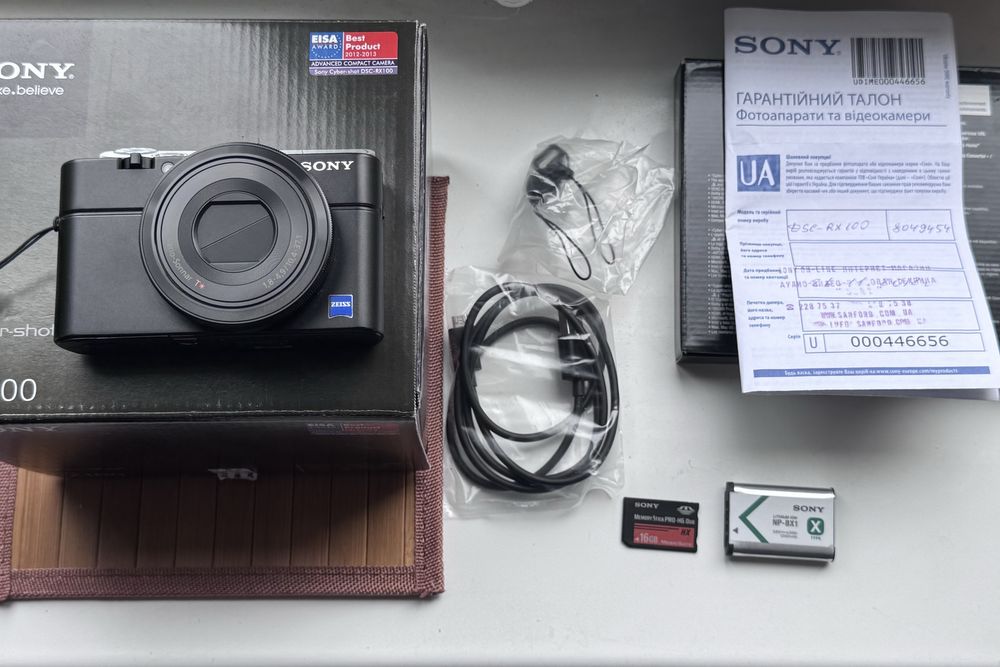 Цифровой фотоаппарат Sony RX100 идеальный