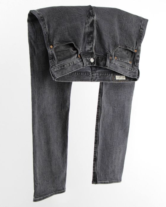 LEVI’S чоловічі сірі джинси 501 Slim Taper. (33/32)