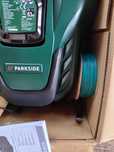 robot   do  koszenia trawy Parkside