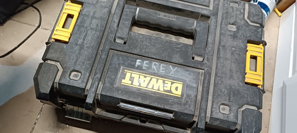 Skrzynka  narzędziowa DeWalt