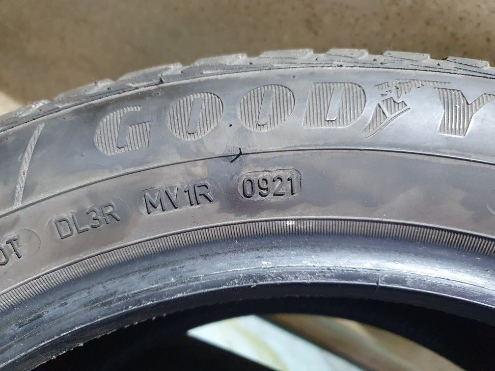 Goodyear Vector 4Seasons gen3 AO 215/55R17