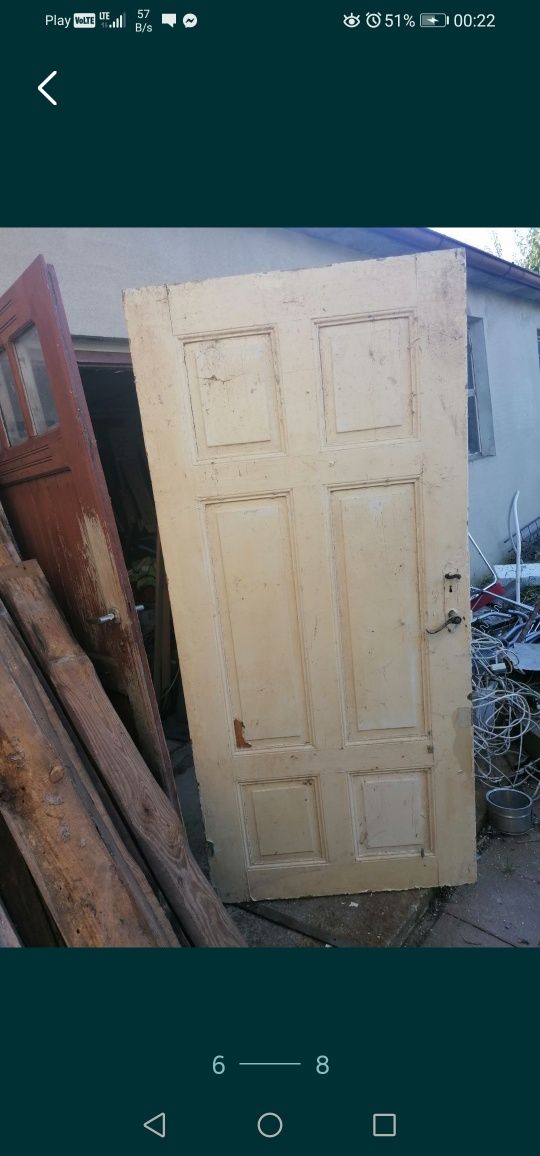 Stare porzadne drzwi drewniane prawe