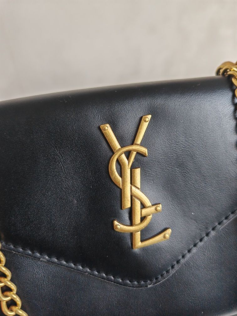Torebka na złotym łańcuszku logowana Yves Saint Laurent