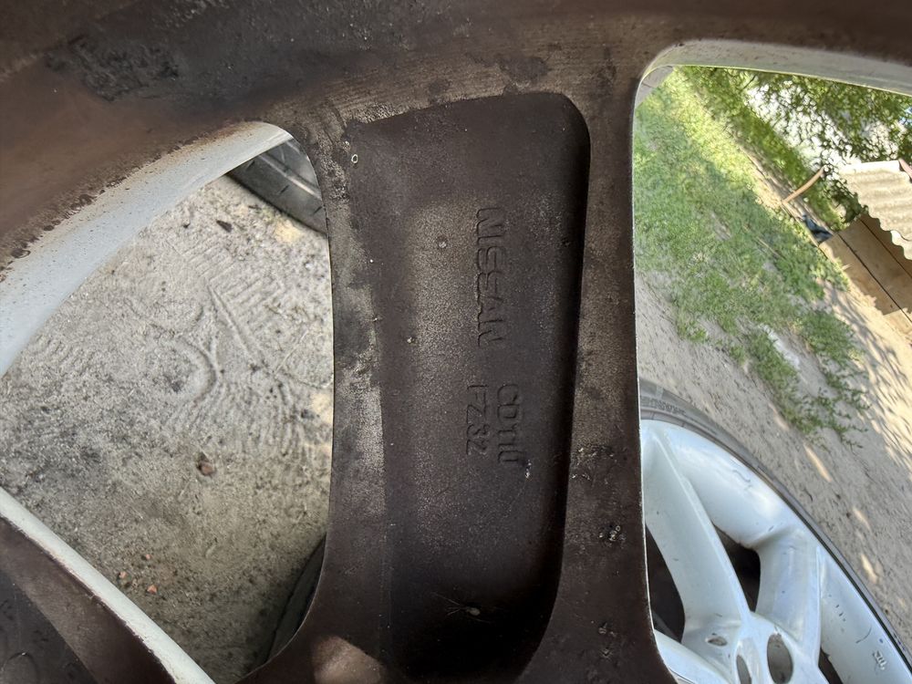 Диски с резиной nissan z350