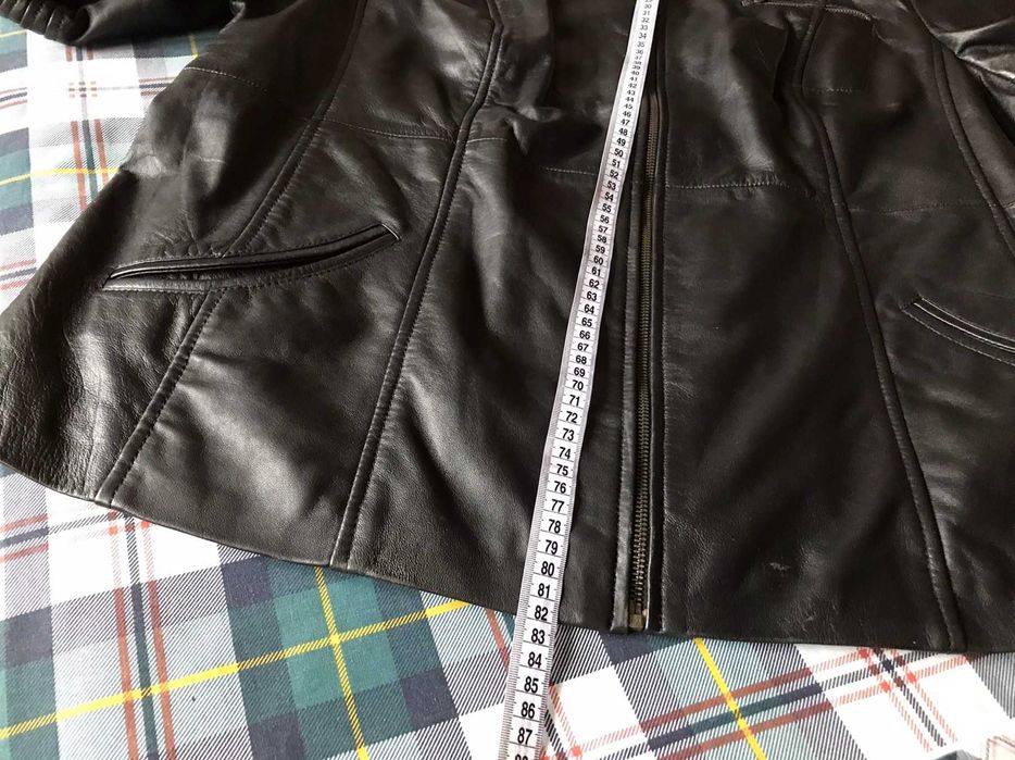 Женская кожаная куртка размер 58-60.