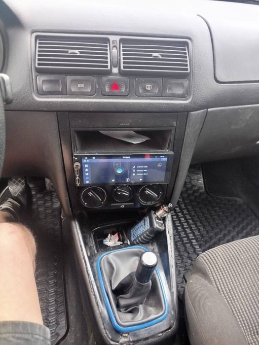 Volkswagen GOLF 4 . 1.9 sport limited