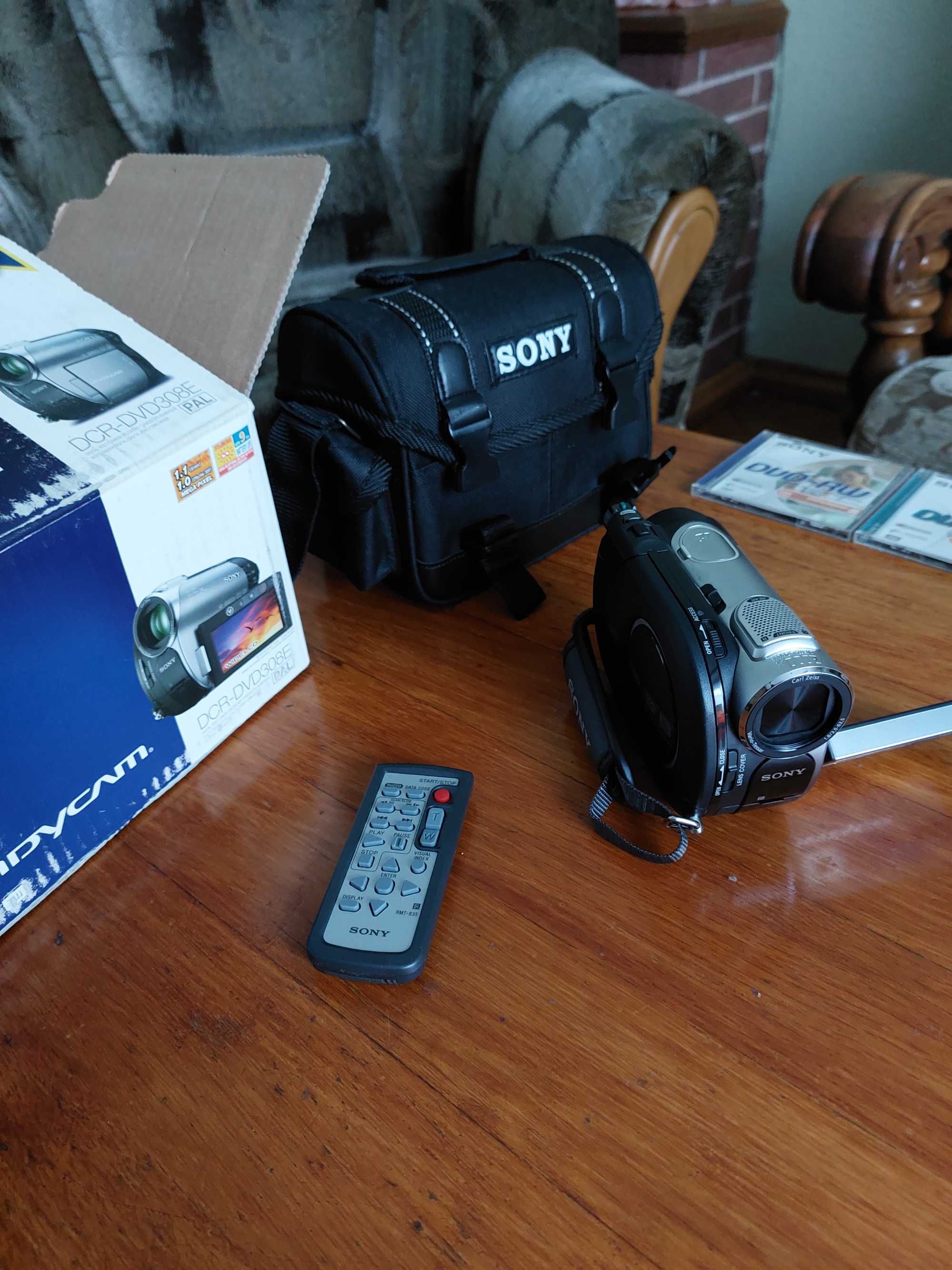Відеокамера SONY DCR-DVD308E