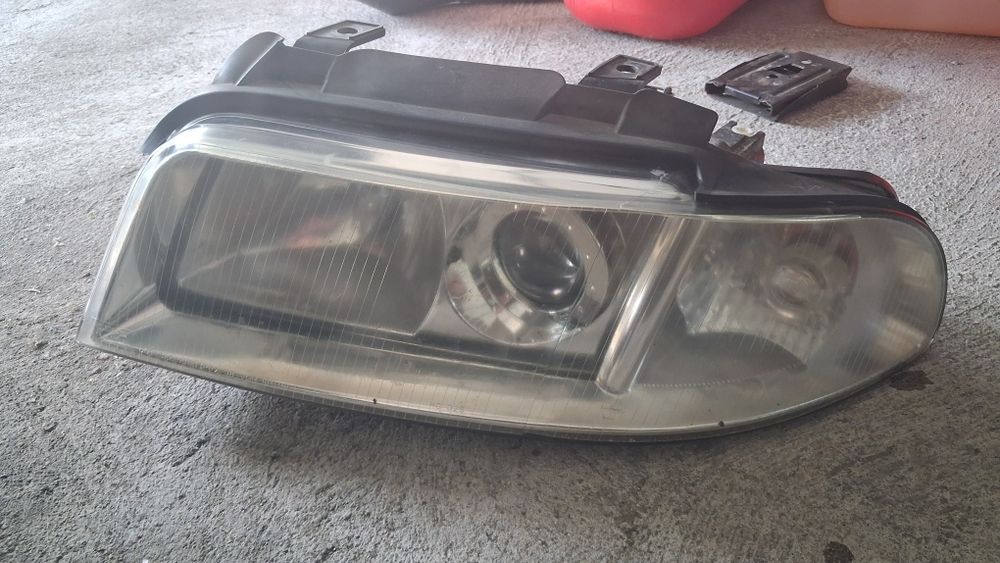 Audi A4 B5 lift lampa lewy przód przednia lewa depo