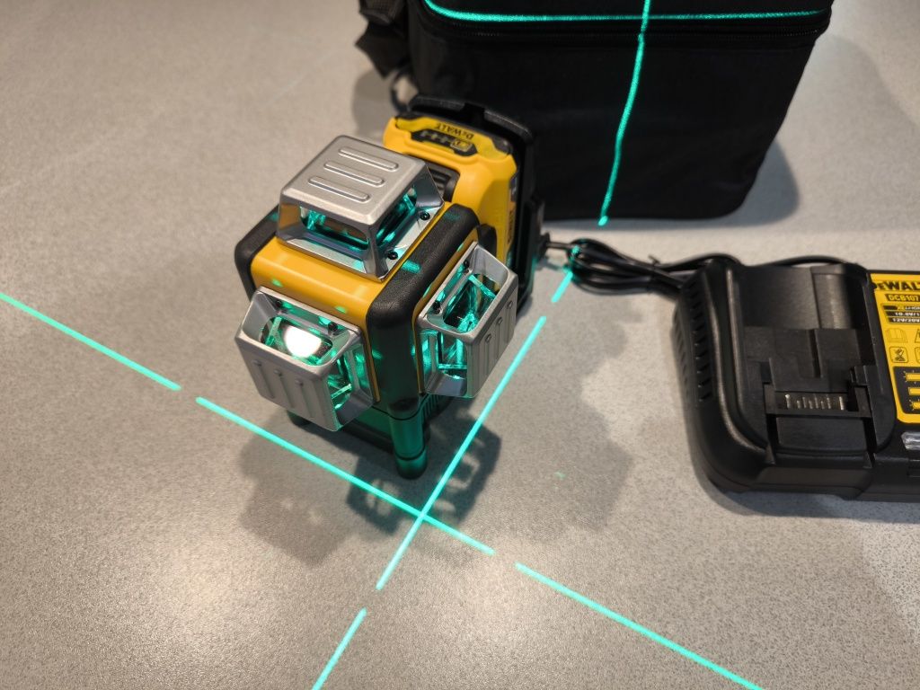 Poziomica laserowa laser krzyzowy DeWALT 360^ 12 lini zielony

Witam,