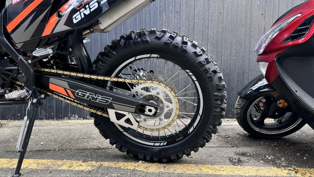 Мотоцикл GEON DAKAR GNS 300 (21/18) МКПП-5