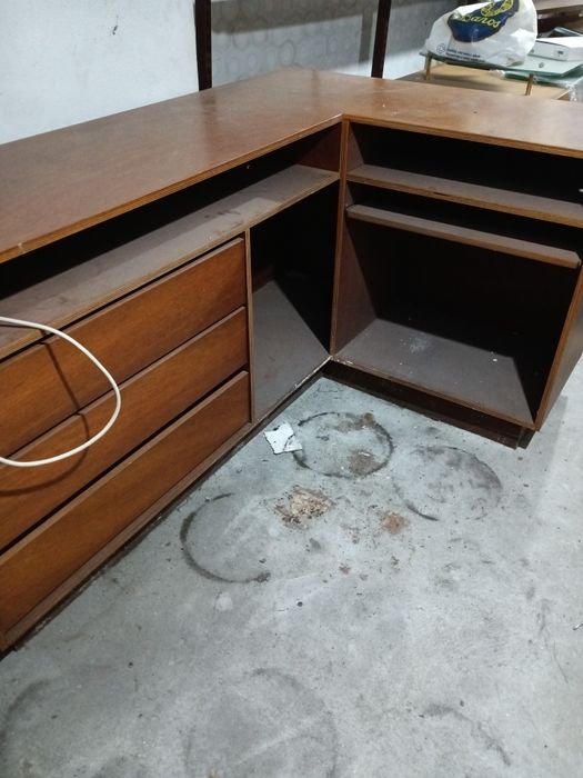 Balcão em Madeira Maciça