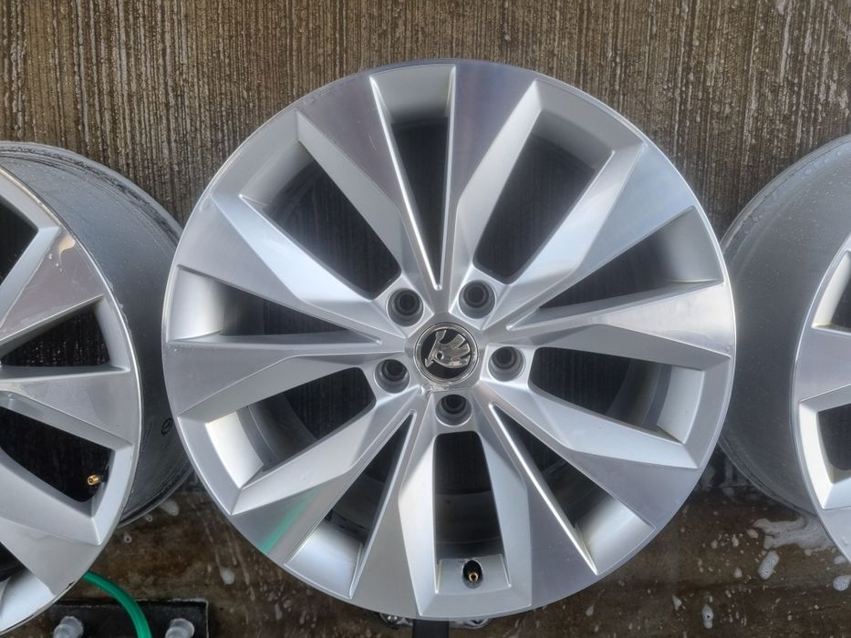 Oryginalne Alufelgi Skoda Superb Kodiaq Octavia 8 x 18 cala VW Audi
