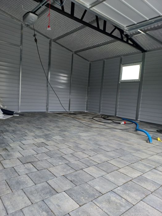 Garaż blaszany blaszak nowoczesny wygląd profil zamknięty