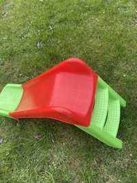 Zjeżdżalnia czerwono-zielona używana dla dzieci