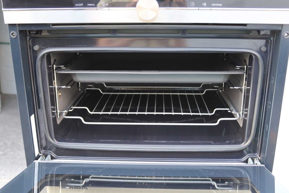 Духова шафа з пароваркою Siemens CS658GRS6  45см