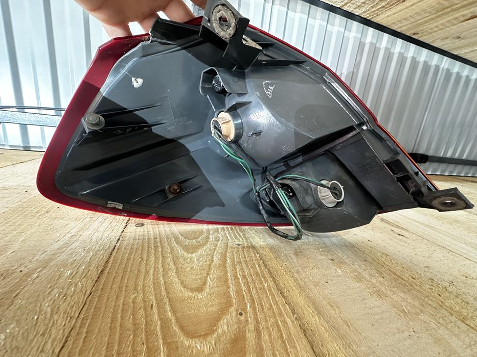 Фонарь задній стоп subaru Outback субару