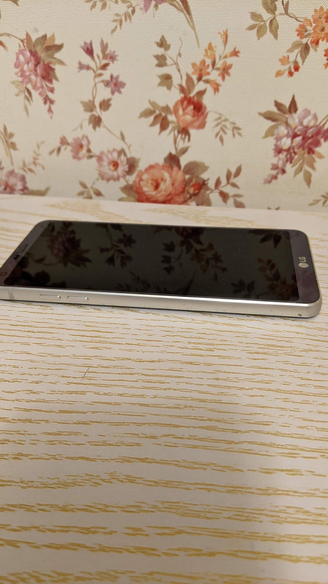 Продам LG G 6 (vs 988)