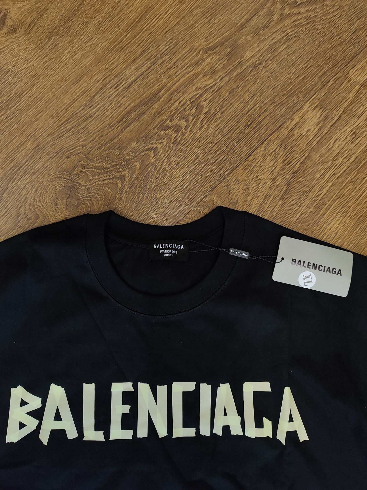 Нова футболка Balenciaga скотч