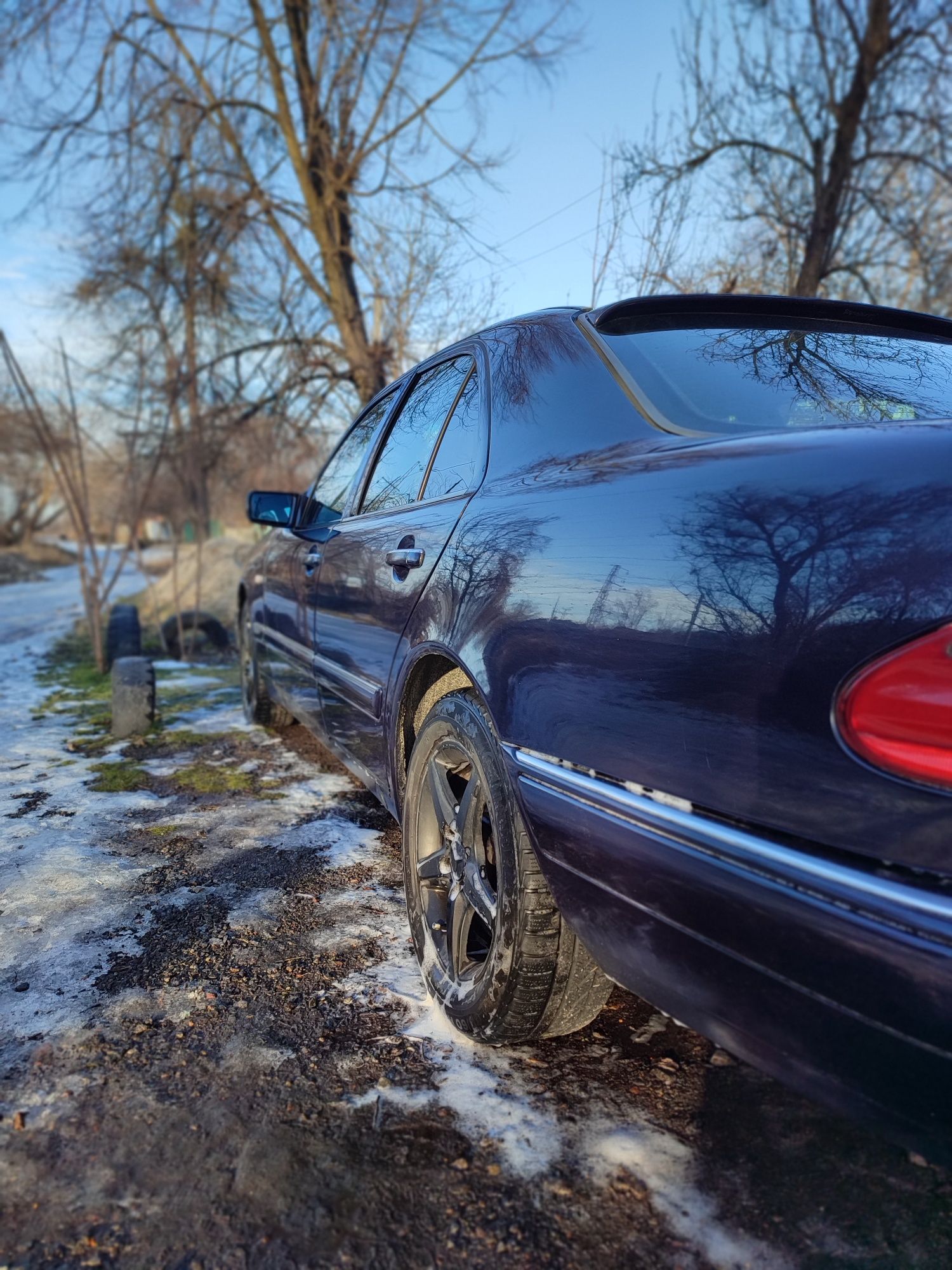 Mercedes w210 E320.