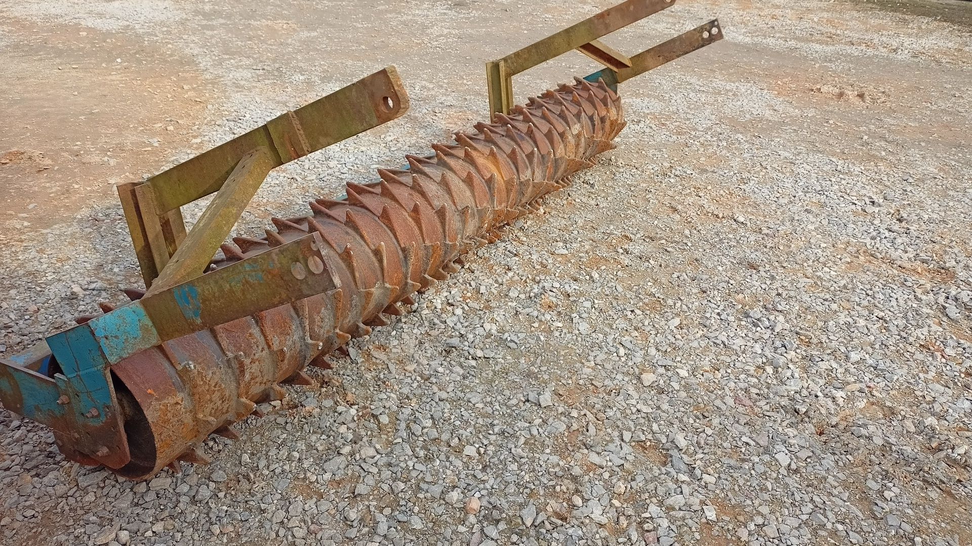 Wał packer 3 metry amazone