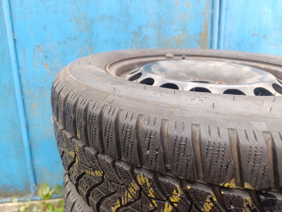 Зима Dunlop Winter Sport 5 215/60 R16 95H 2023 року, Польща 9мм та 5мм