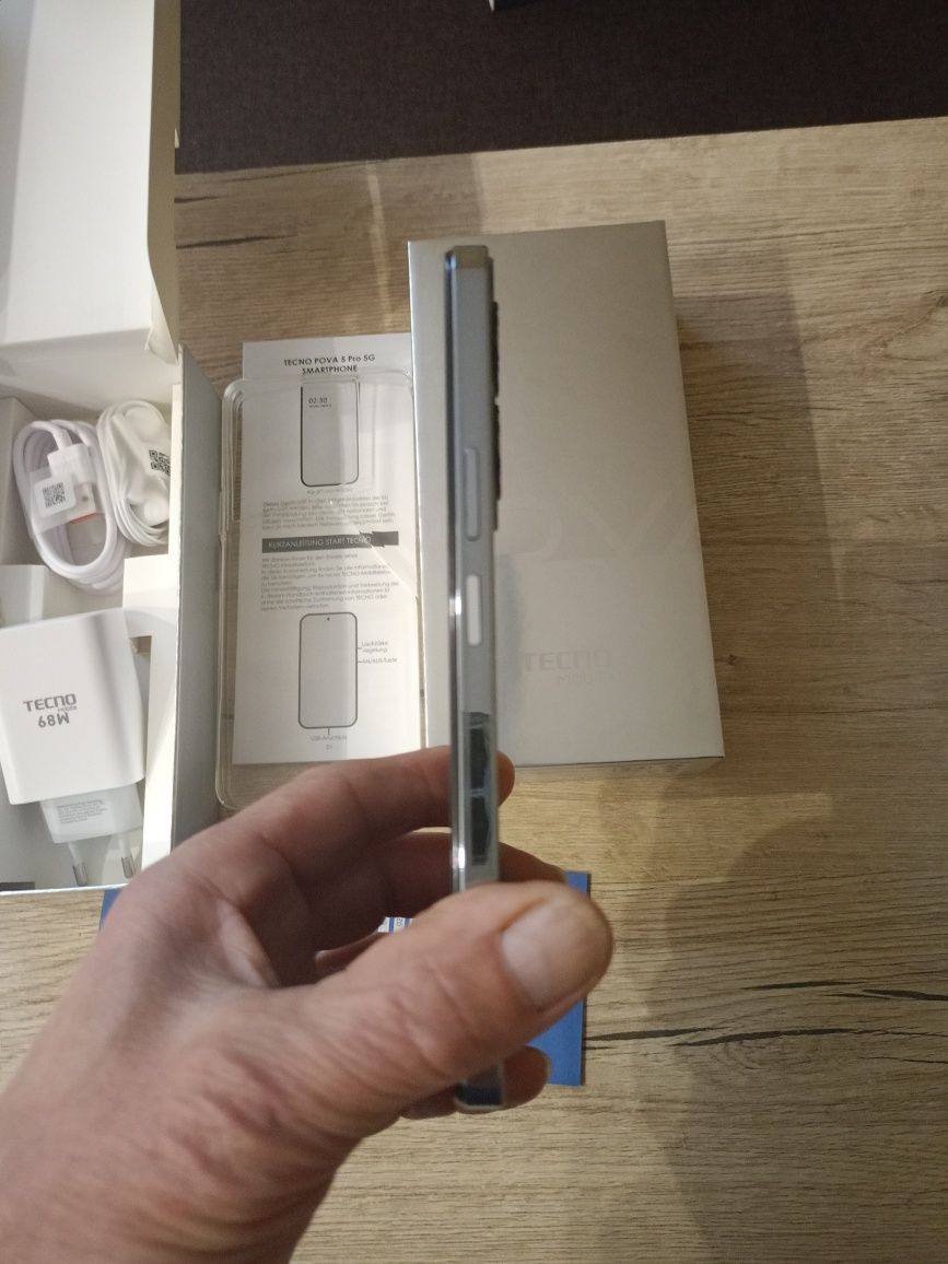 Продаю новий,ігровий смартфон Tecno Pova5 Pro 5G