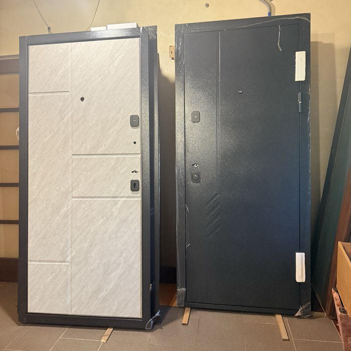 Вхідні вуличні двері