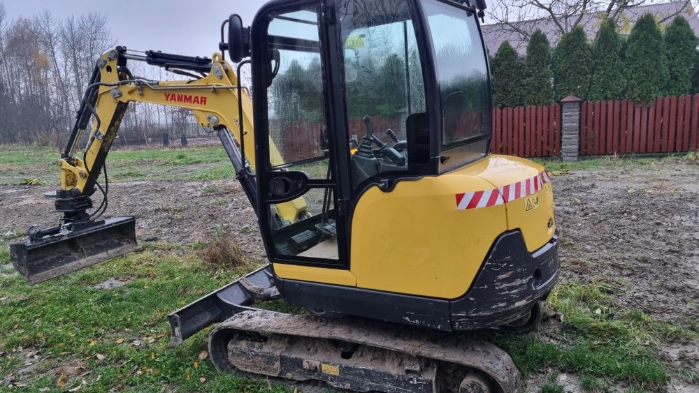 Minikoparka Yanmar sv26