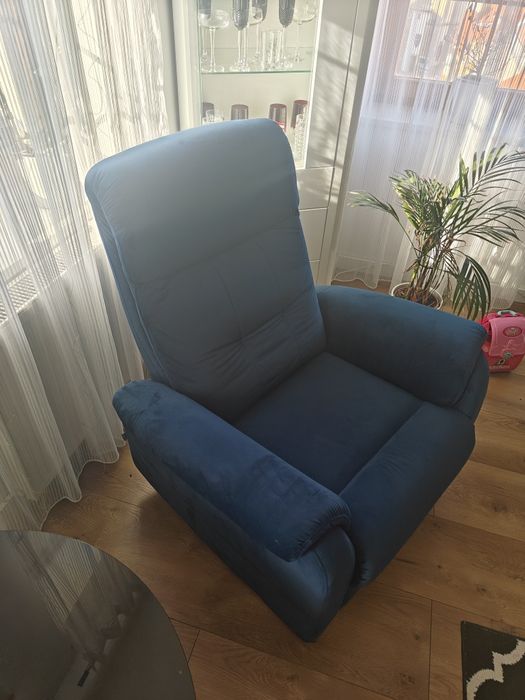 Fotel tapicerowany rozkładany