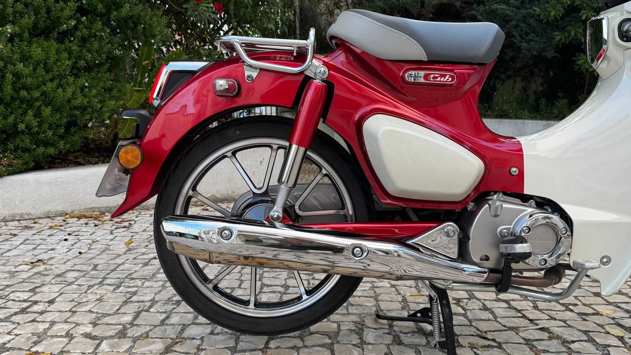 Honda Super Cub 125 com apenas 3700 km