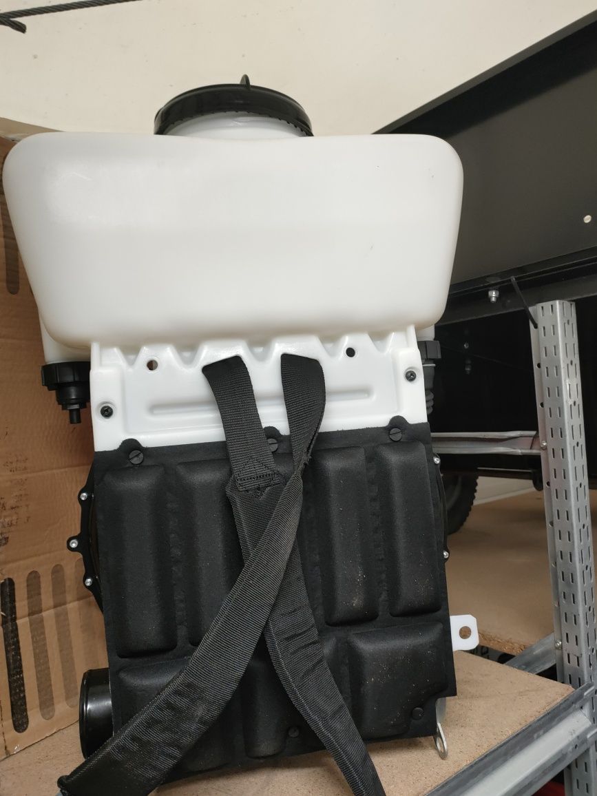 Oleo-mac MB 800 Opryskiwacz Turbinowy plecakowy 14l