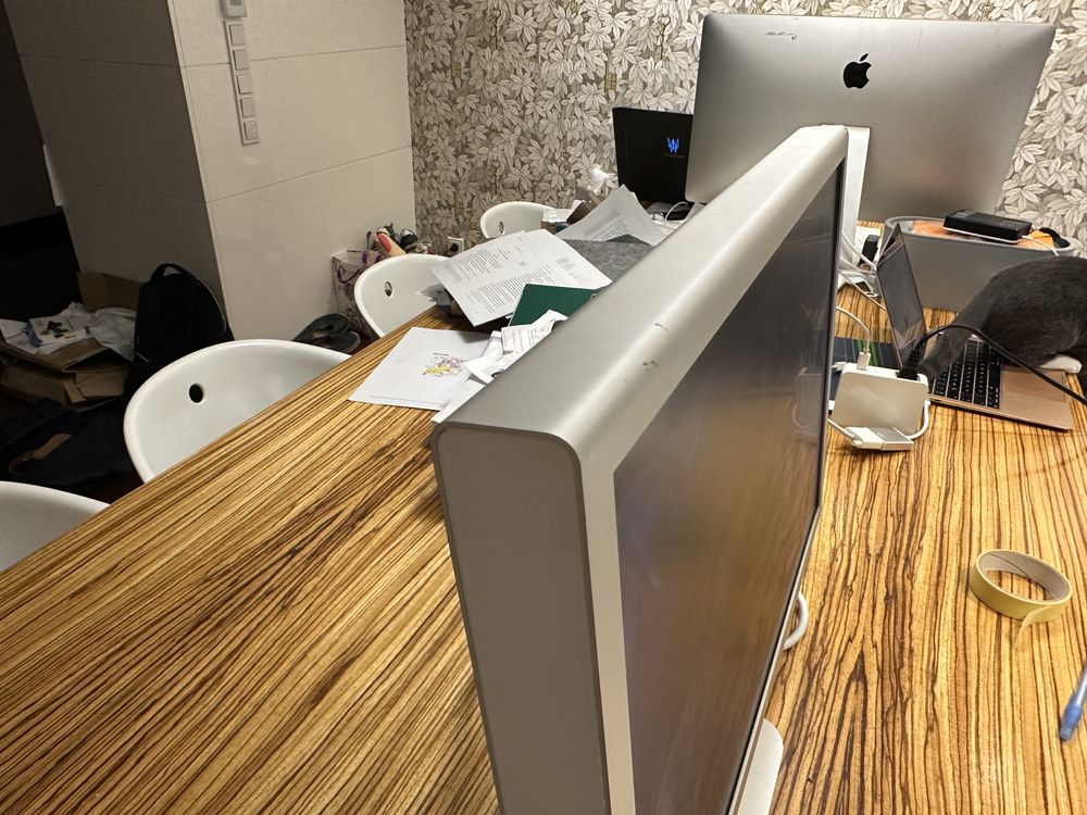 Apple Cinema HD Display monitor 23” A1082